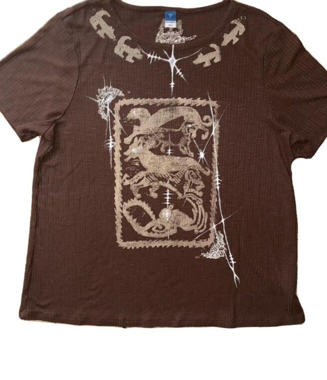 Light graphic on darker brown